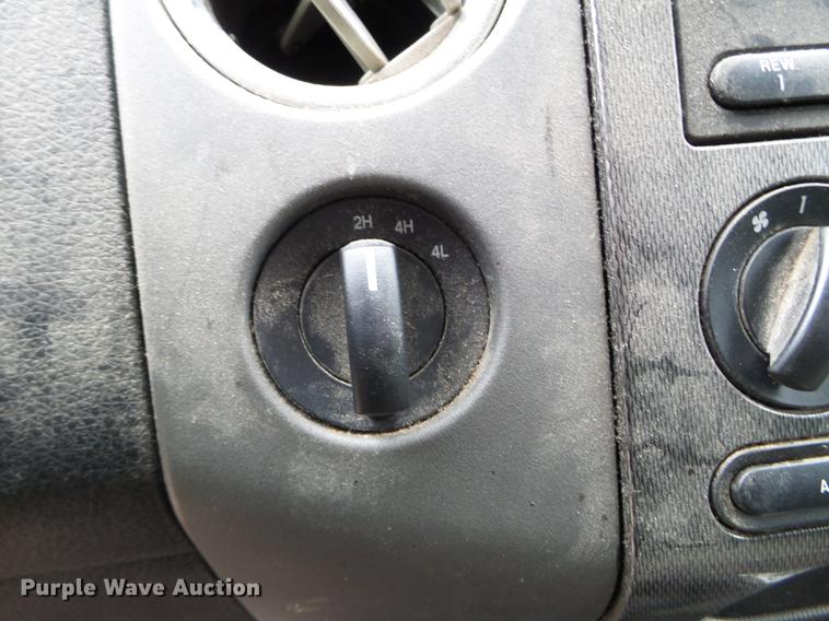 image for item DC4576 2004 Ford F150 SuperCrew pickup truck