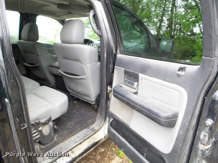 image for item DC4576 2004 Ford F150 SuperCrew pickup truck