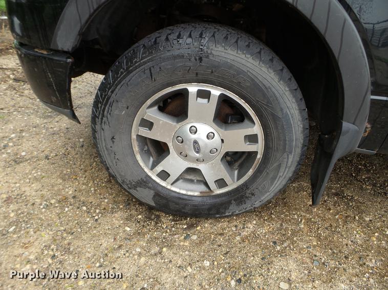 image for item DC4576 2004 Ford F150 SuperCrew pickup truck