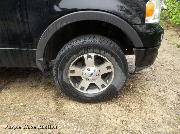 image for item DC4576 2004 Ford F150 SuperCrew pickup truck