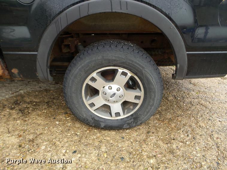 image for item DC4576 2004 Ford F150 SuperCrew pickup truck