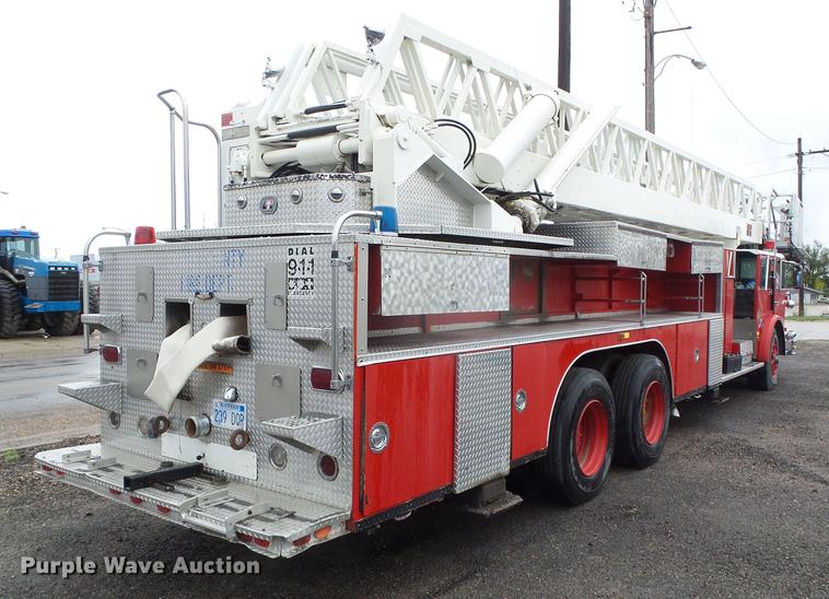 image for item DC5174 1981 Oshkosh A-1844-1 ladder fire truck