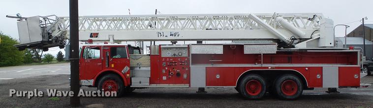 image for item DC5174 1981 Oshkosh A-1844-1 ladder fire truck
