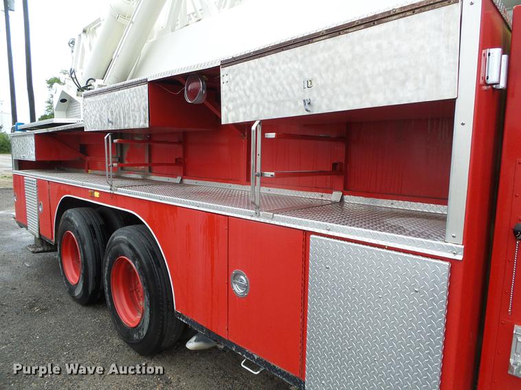 image for item DC5174 1981 Oshkosh A-1844-1 ladder fire truck