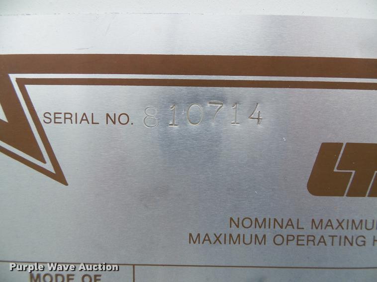 image for item DC5174 1981 Oshkosh A-1844-1 ladder fire truck