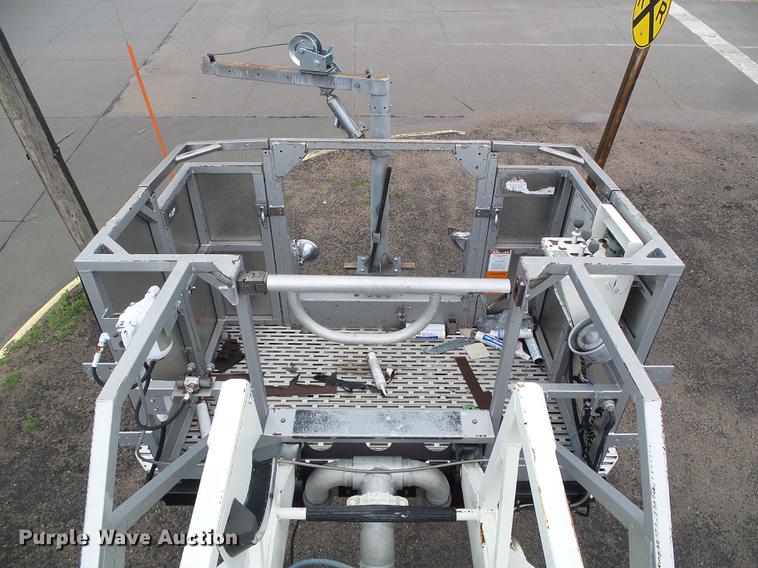 image for item DC5174 1981 Oshkosh A-1844-1 ladder fire truck