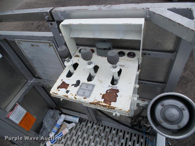 image for item DC5174 1981 Oshkosh A-1844-1 ladder fire truck