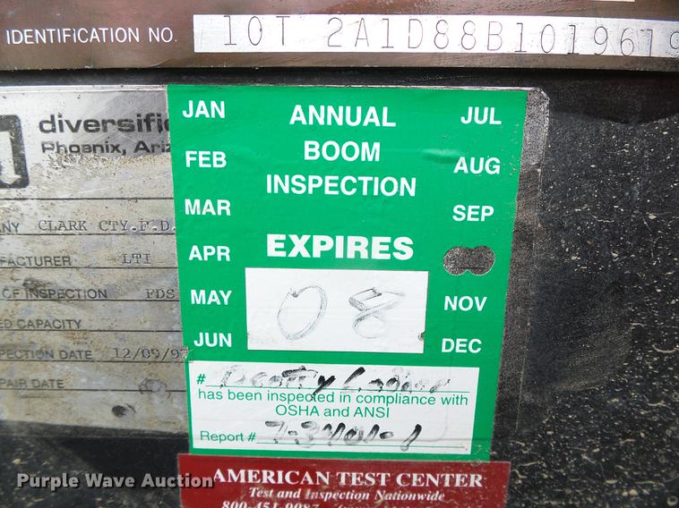 image for item DC5174 1981 Oshkosh A-1844-1 ladder fire truck