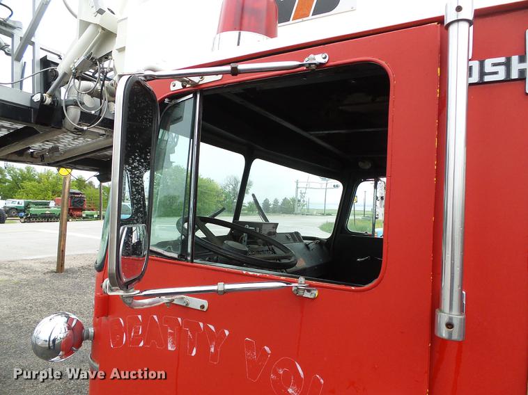 image for item DC5174 1981 Oshkosh A-1844-1 ladder fire truck