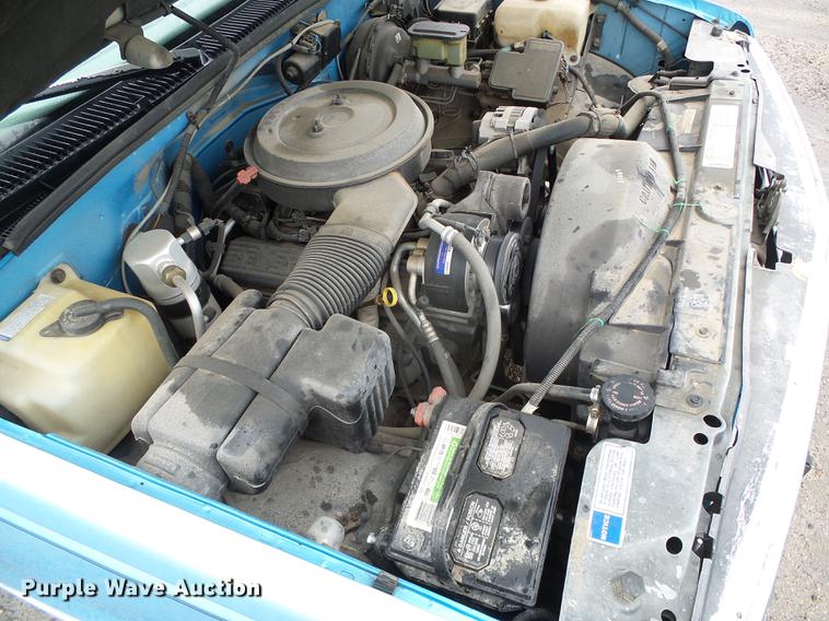 image for item DC5175 1995 GMC Sierra C2500 Ext. Cab pickup truck