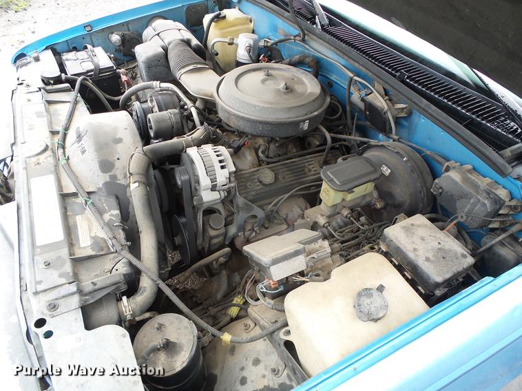 image for item DC5175 1995 GMC Sierra C2500 Ext. Cab pickup truck