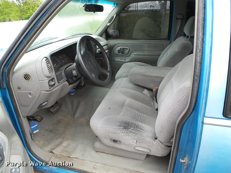 image for item DC5175 1995 GMC Sierra C2500 Ext. Cab pickup truck