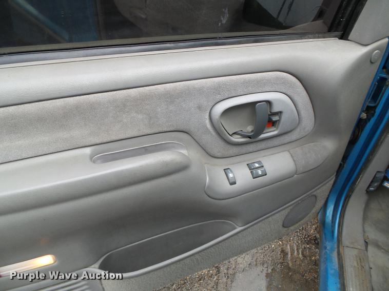 image for item DC5175 1995 GMC Sierra C2500 Ext. Cab pickup truck