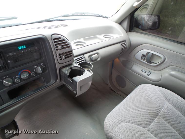 image for item DC5175 1995 GMC Sierra C2500 Ext. Cab pickup truck