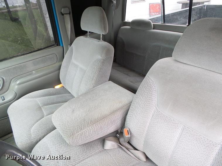 image for item DC5175 1995 GMC Sierra C2500 Ext. Cab pickup truck