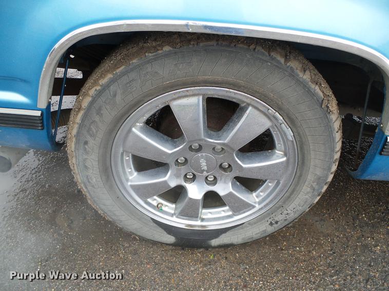 image for item DC5175 1995 GMC Sierra C2500 Ext. Cab pickup truck