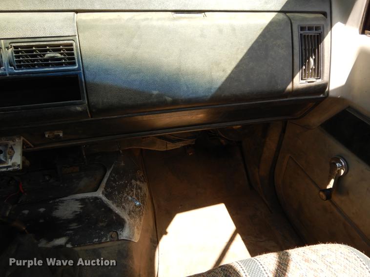 image for item DC8697 1993 GMC TopKick C6500 dump truck