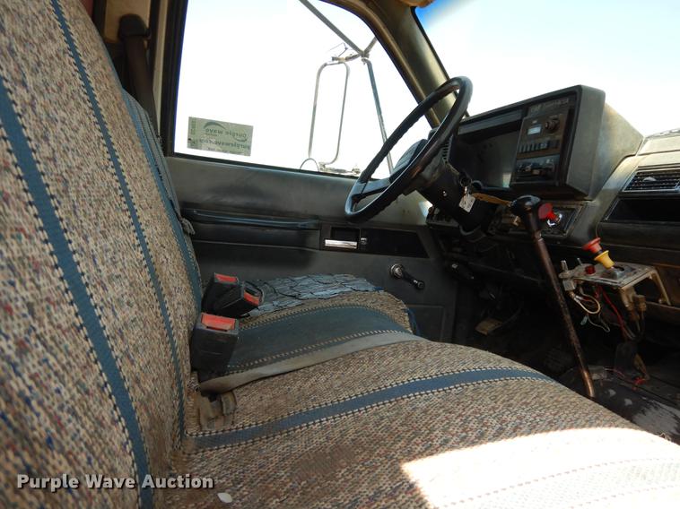 image for item DC8697 1993 GMC TopKick C6500 dump truck