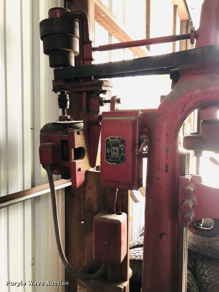 image for item DC8700 Canedy-Otto drill press