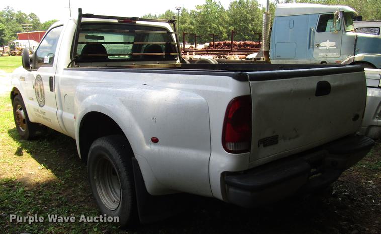image for item DD3007 2006 Ford F350 Super Duty pickup truck