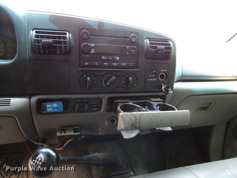 image for item DD3007 2006 Ford F350 Super Duty pickup truck