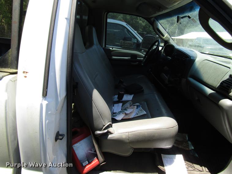 image for item DD3007 2006 Ford F350 Super Duty pickup truck