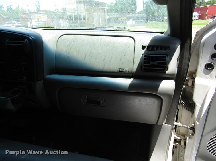 image for item DD3007 2006 Ford F350 Super Duty pickup truck