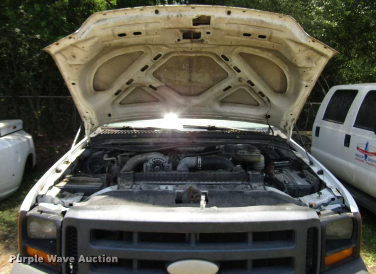 image for item DD3007 2006 Ford F350 Super Duty pickup truck