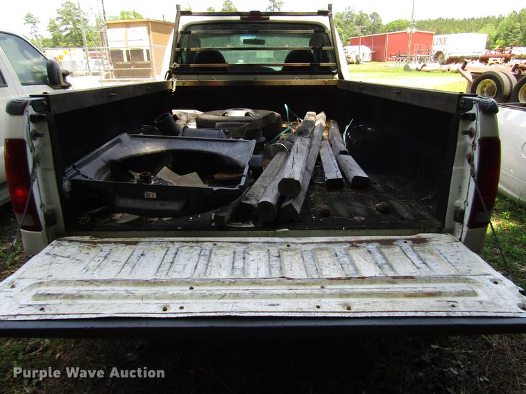 image for item DD3007 2006 Ford F350 Super Duty pickup truck