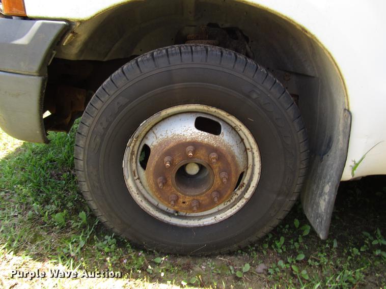 image for item DD3007 2006 Ford F350 Super Duty pickup truck