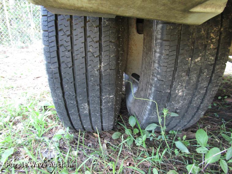 image for item DD3007 2006 Ford F350 Super Duty pickup truck