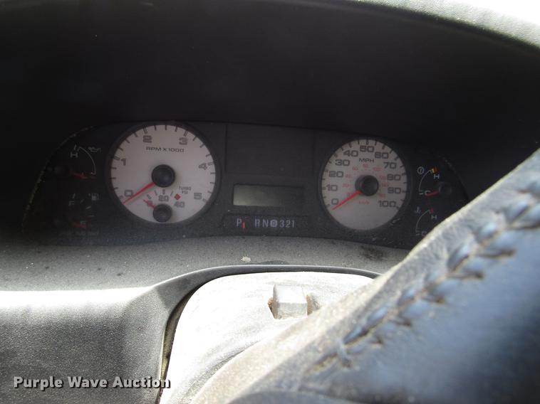 image for item DD3011 2005 Ford F350 Super Duty Crew Cab pickup truck