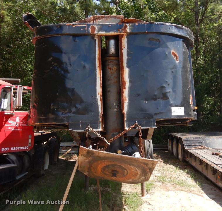 image for item DD3013 1978 Lufkin end dump trailer