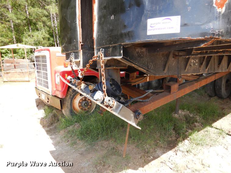 image for item DD3013 1978 Lufkin end dump trailer