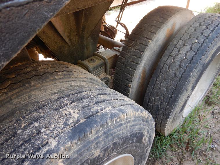 image for item DD3013 1978 Lufkin end dump trailer