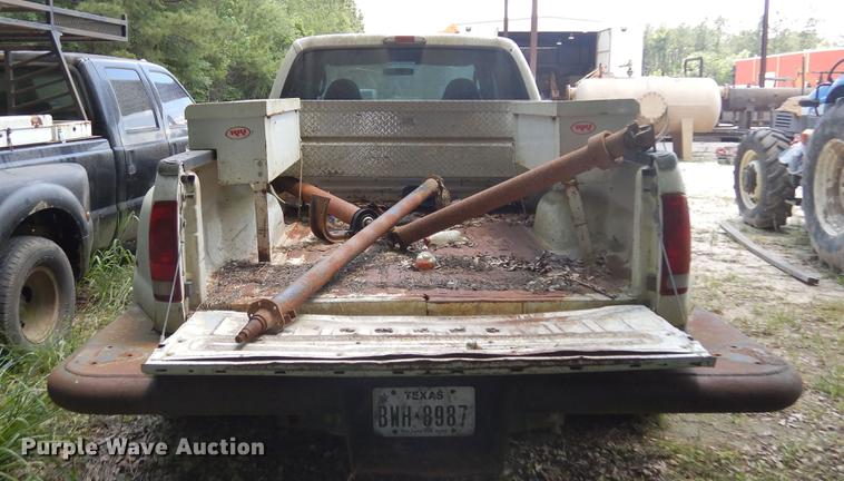 image for item DD3014 2006 Ford F350 Super Duty Crew Cab pickup truck