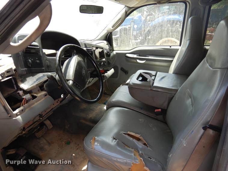 image for item DD3014 2006 Ford F350 Super Duty Crew Cab pickup truck