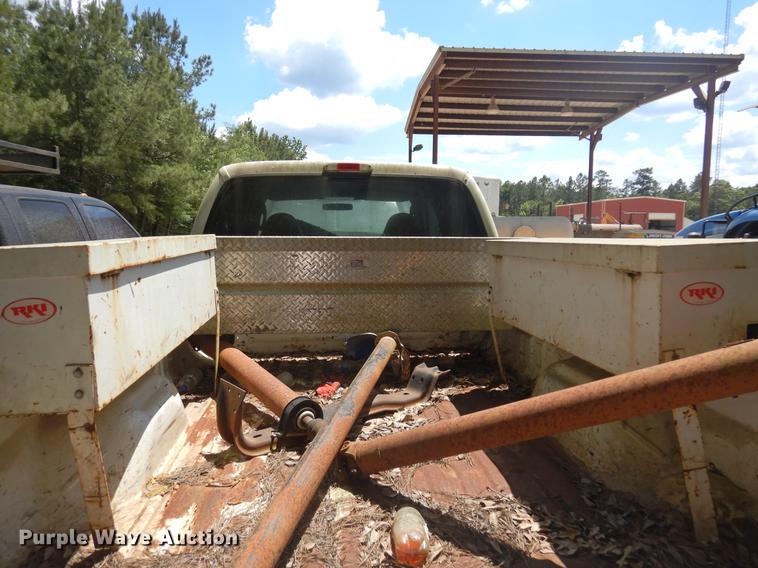 image for item DD3014 2006 Ford F350 Super Duty Crew Cab pickup truck