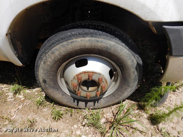 image for item DD3014 2006 Ford F350 Super Duty Crew Cab pickup truck