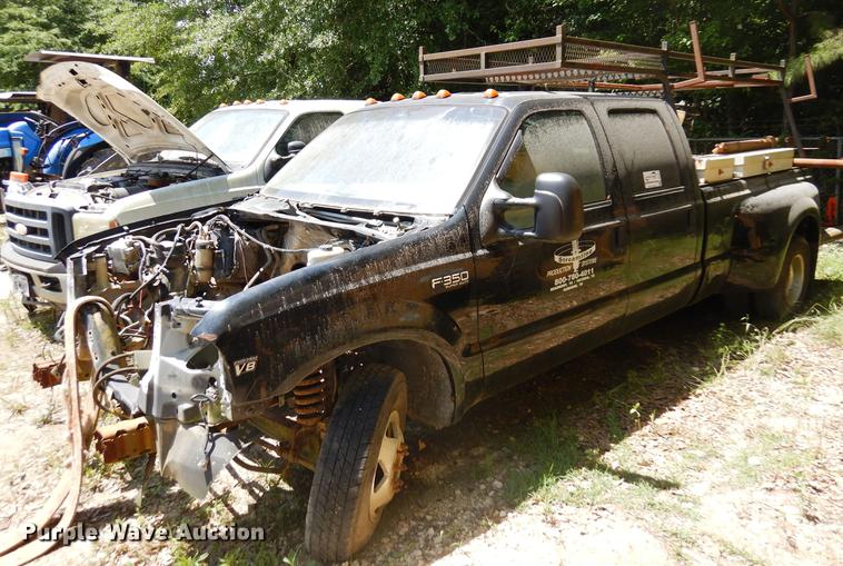 image for item DD3015 1999 Ford F350 Super Duty Crew Cab pickup truck