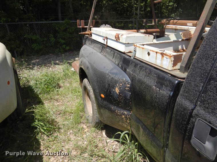 image for item DD3015 1999 Ford F350 Super Duty Crew Cab pickup truck