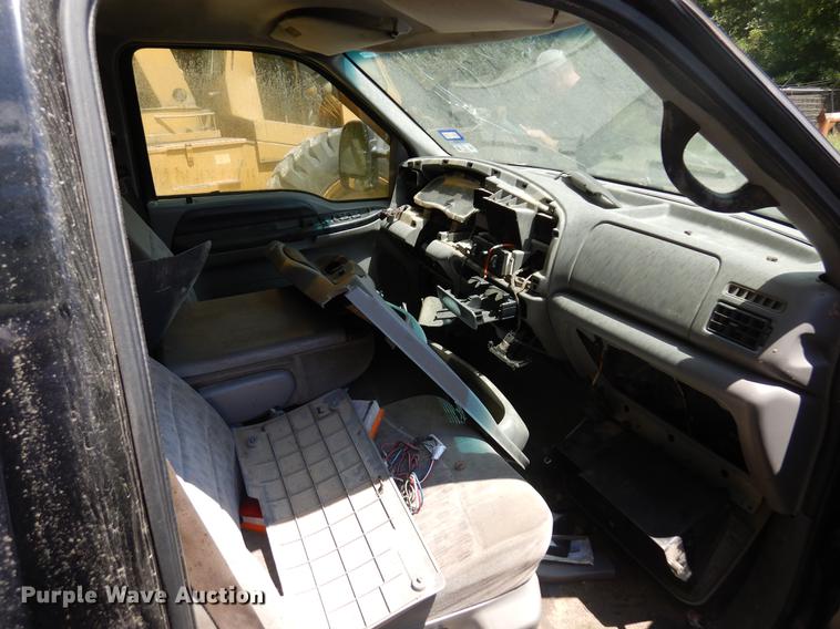 image for item DD3015 1999 Ford F350 Super Duty Crew Cab pickup truck