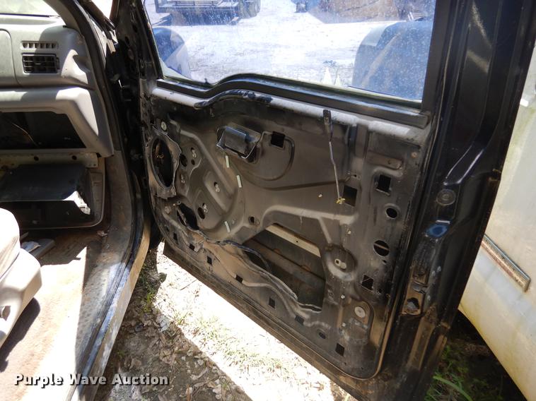 image for item DD3015 1999 Ford F350 Super Duty Crew Cab pickup truck