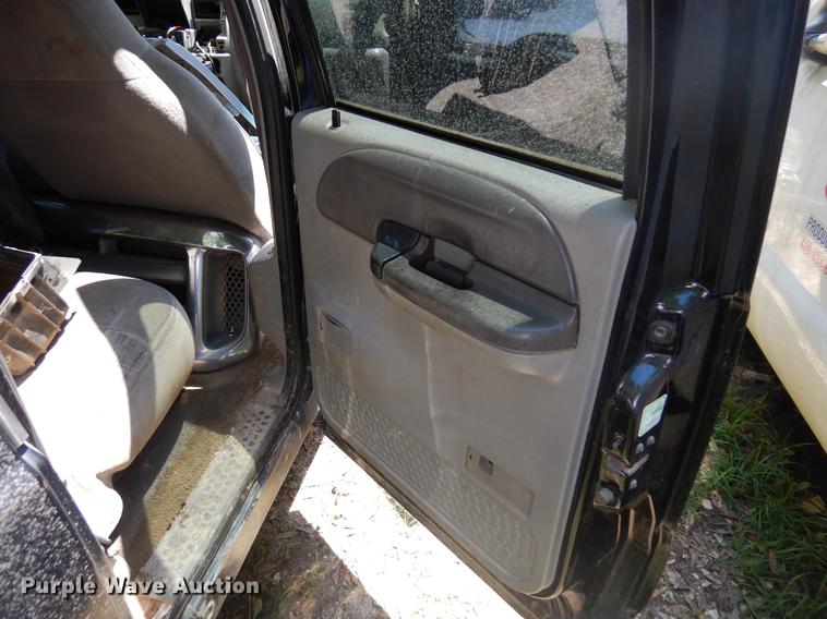 image for item DD3015 1999 Ford F350 Super Duty Crew Cab pickup truck