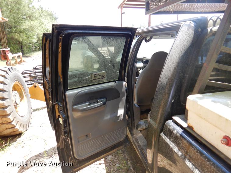 image for item DD3015 1999 Ford F350 Super Duty Crew Cab pickup truck