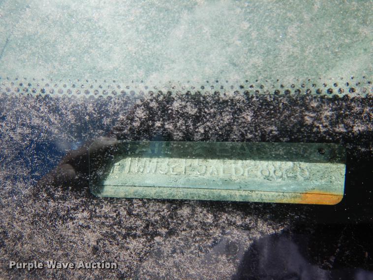 image for item DD3015 1999 Ford F350 Super Duty Crew Cab pickup truck