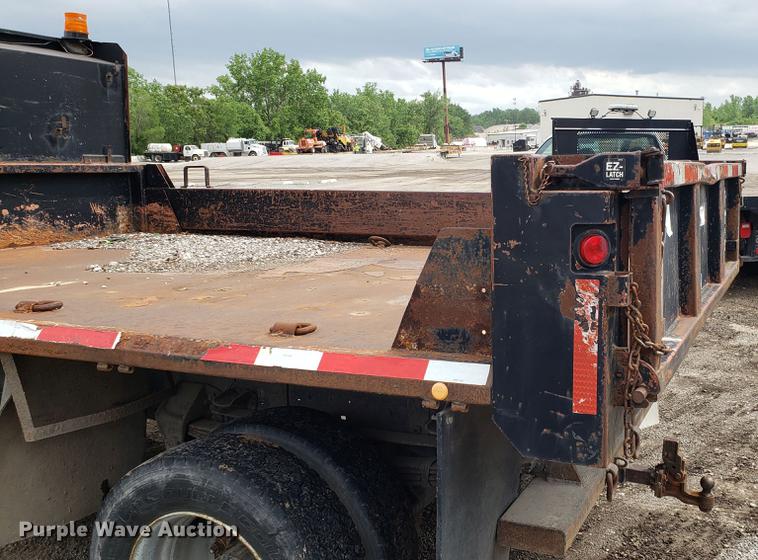 image for item DD4723 1993 Ford F700 dump truck