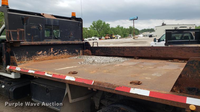 image for item DD4723 1993 Ford F700 dump truck