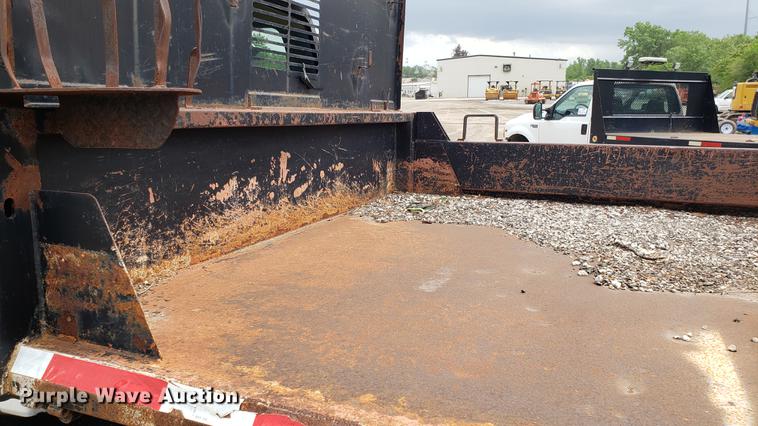 image for item DD4723 1993 Ford F700 dump truck