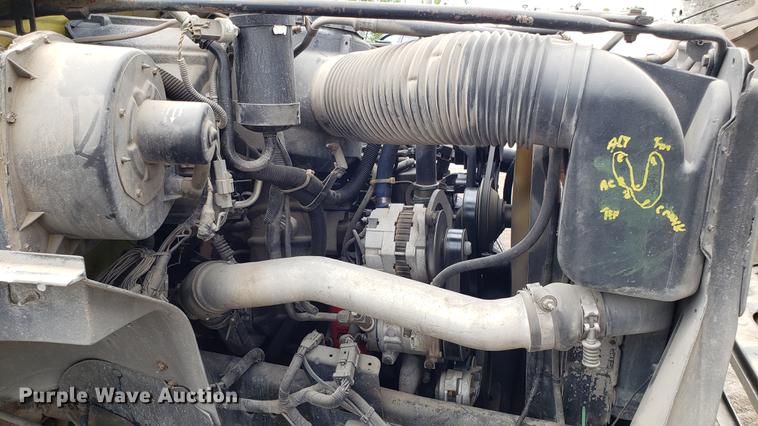 image for item DD4723 1993 Ford F700 dump truck